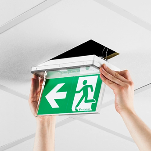 Einbau Fluchtwegbeleuchtung Ontec-s